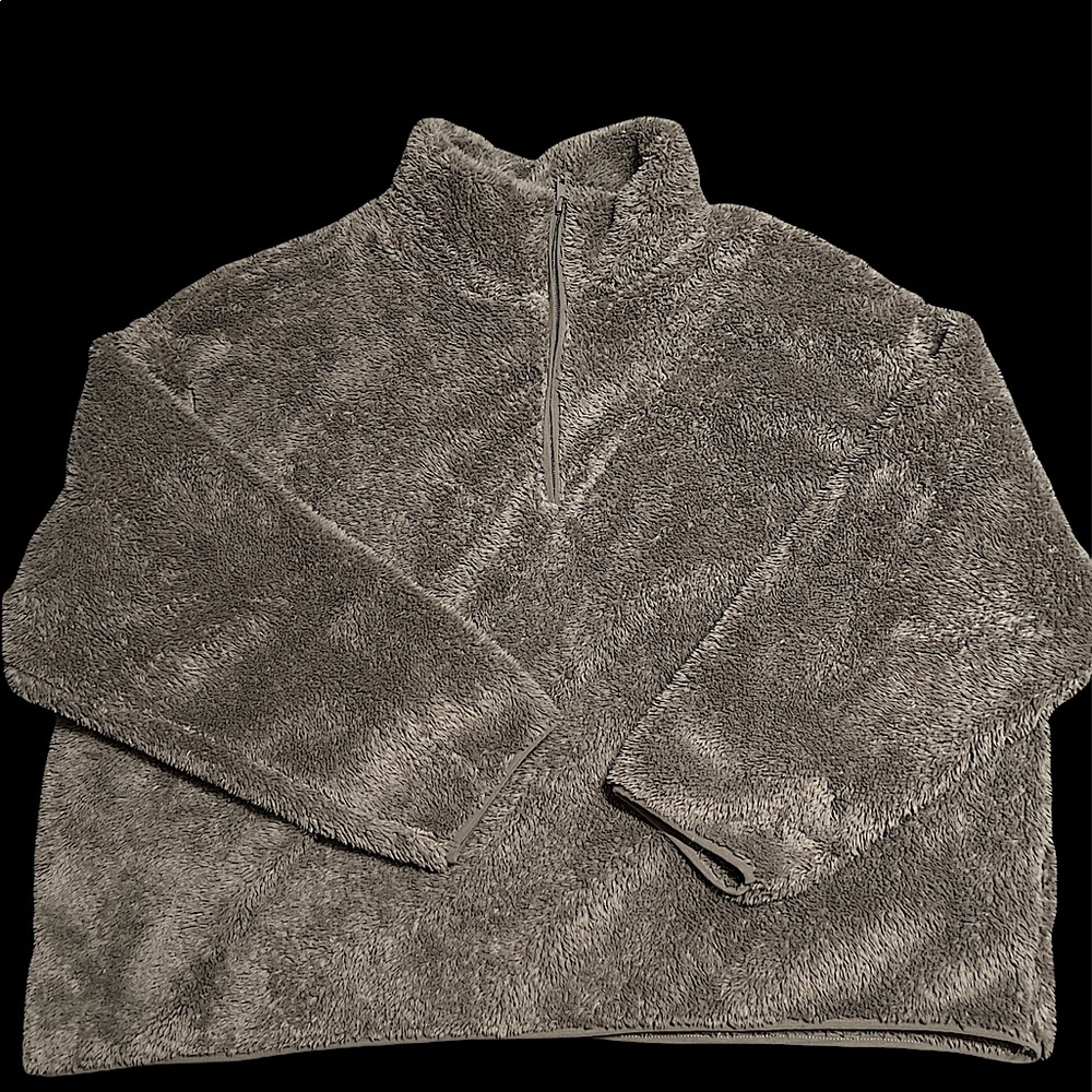H&M faux fur half zip pullover